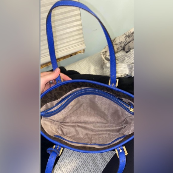 Michael Kors Jet Set Large Snap Pocket Tote - Picture 4 of 6